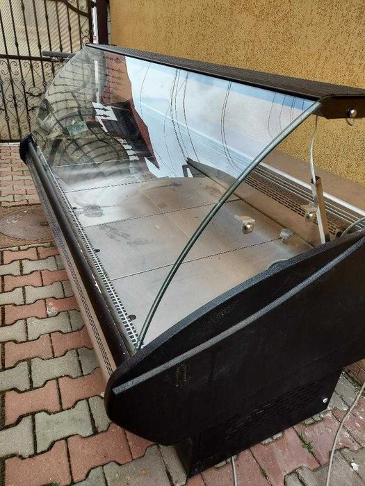 vitrina frigorifica orizontala mezeluri L= 2 metri in garantie super pret de 5500 lei
