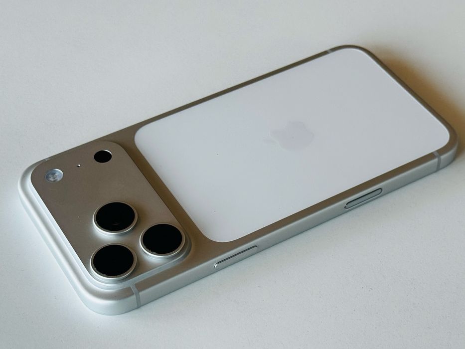 НОВ! Iphone 17 Pro Max 256GB Silver Гаранция 1 година