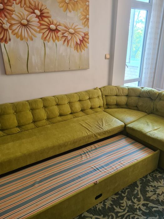 Разтегателен диван