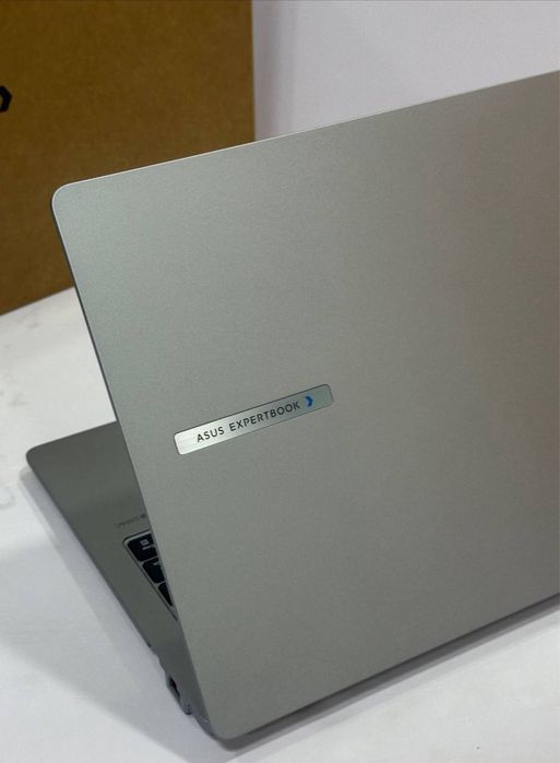 ASUS Expertbook