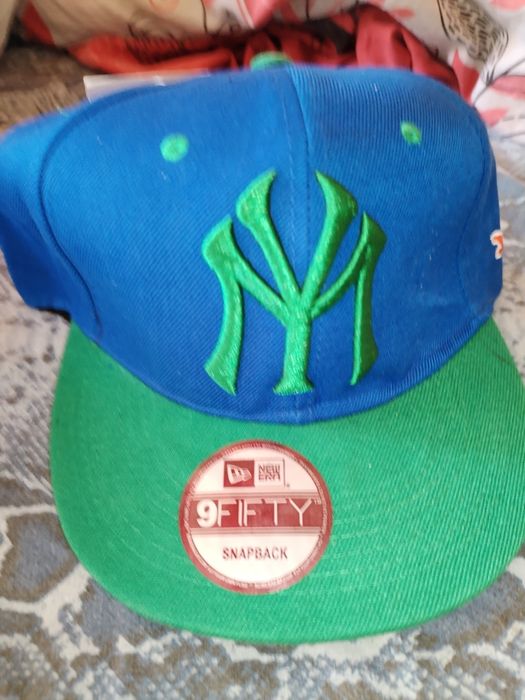 Шапки различни 15  леба.За 8 бр безплатна доставка плус подарак