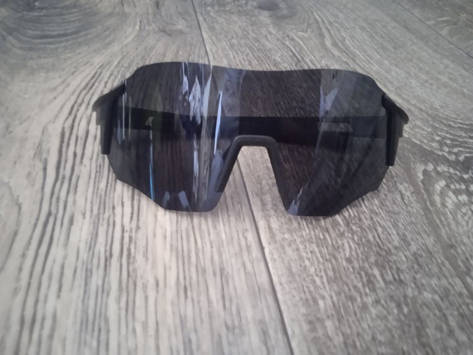 Продам очки спортивные новые