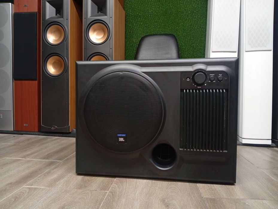 Активен субуфер JBL Control SUB-10