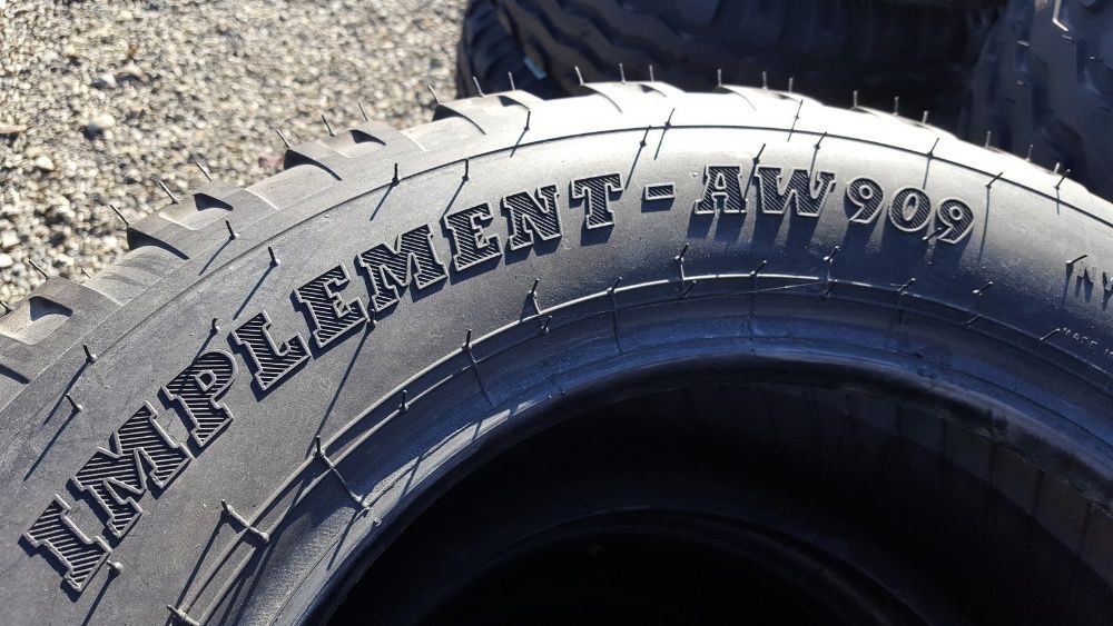 Anvelope 10.0/75-15.3 NOI pentru utilaje cauciucuri de la 12 la 18 PLY