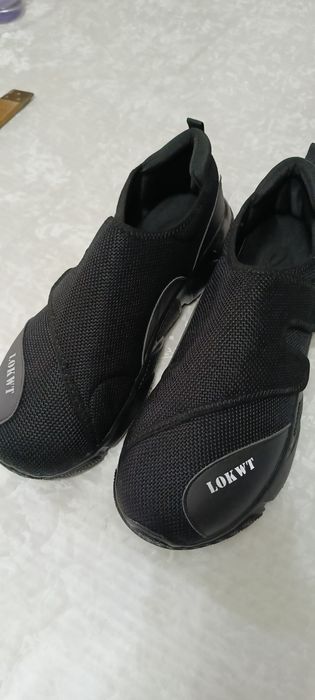 Продам мужские кроссовки - великаны