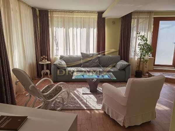 Дава се офис под наем в Центъра! 71411287