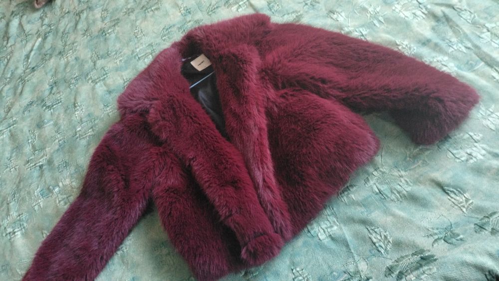 Продам экошубу до 46-48 размера подходит