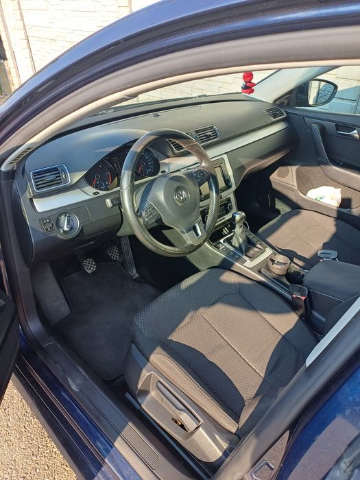 Vând vw passat b7