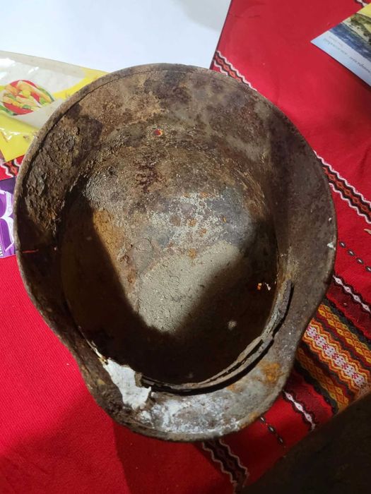 Стар военен шлем