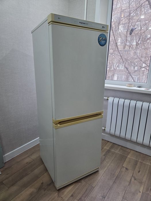 Продаю холодильник