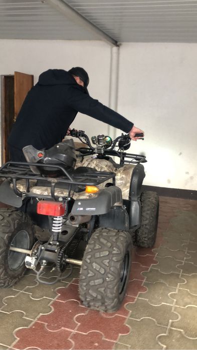 Квадроциклы / Мото