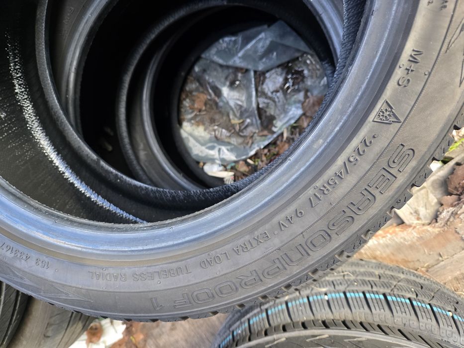2бр. 225 45 17 Nokian всесезонни.