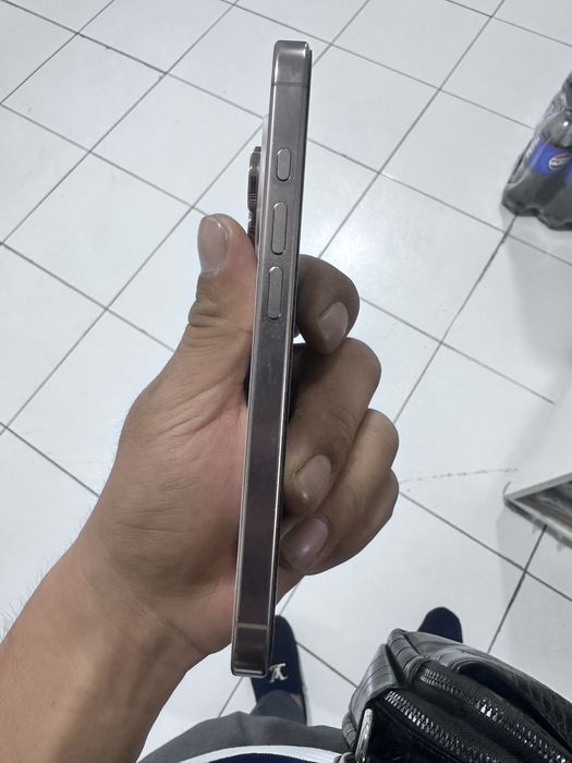 Iphone 16 pro 256gb e sim