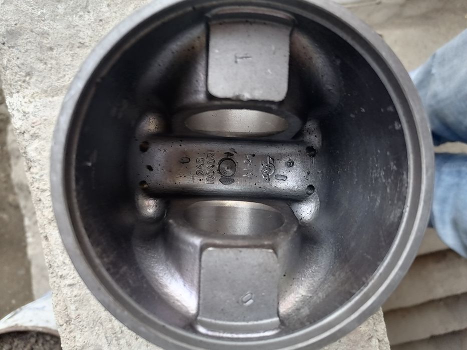 Д 245 поршень с пальцами