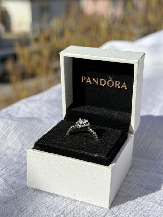 Inel pandora inima alba in relief