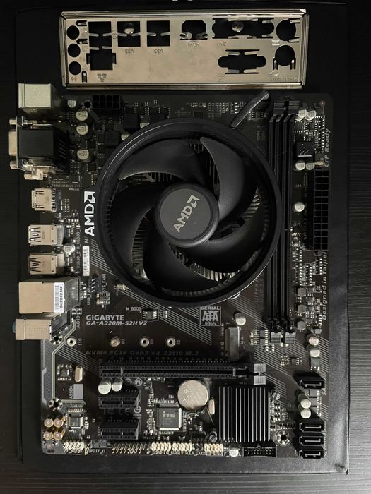 Kit Ryzen 3 1200 + GIGABYTE A320M + Cooler stock