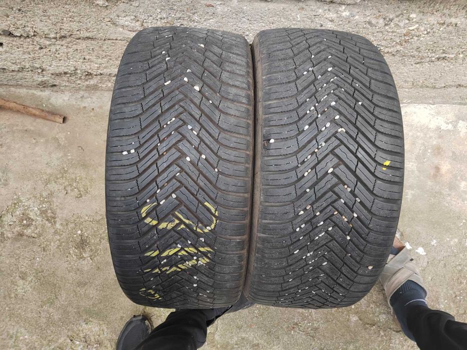 Все сезонни гуми 225/40 R18