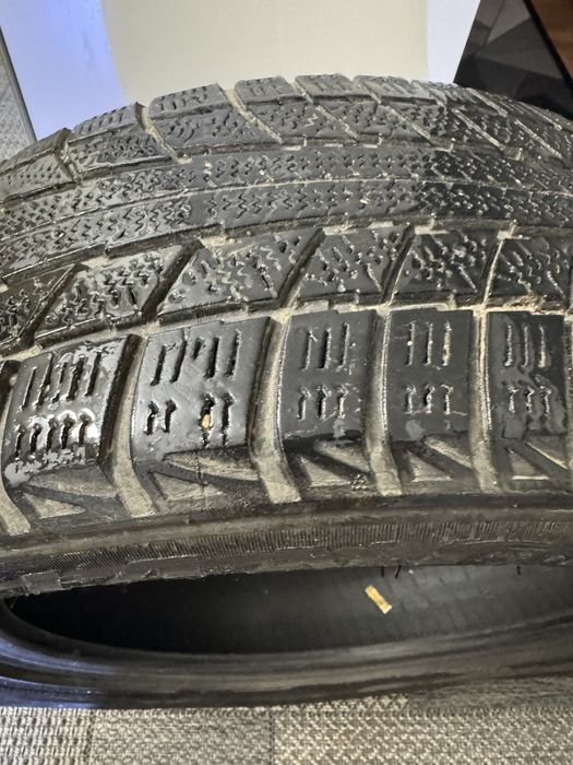 Продам шины 2 шт