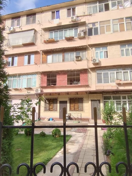 Кладка балкона, облицовочным и простым кирпичом