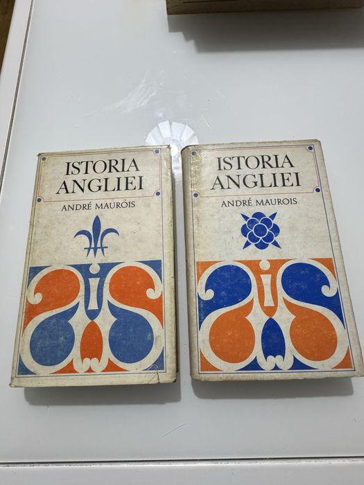 Vand carti de istorie,