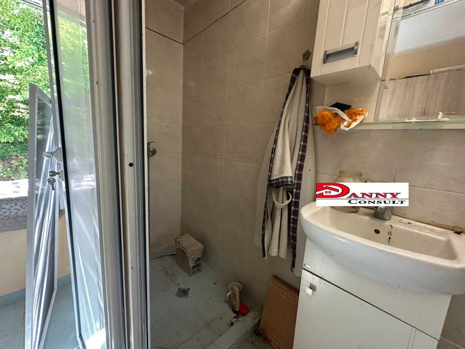 Къща с 1700 кв.м. двор в с. Мусина, обл. Велико Търново