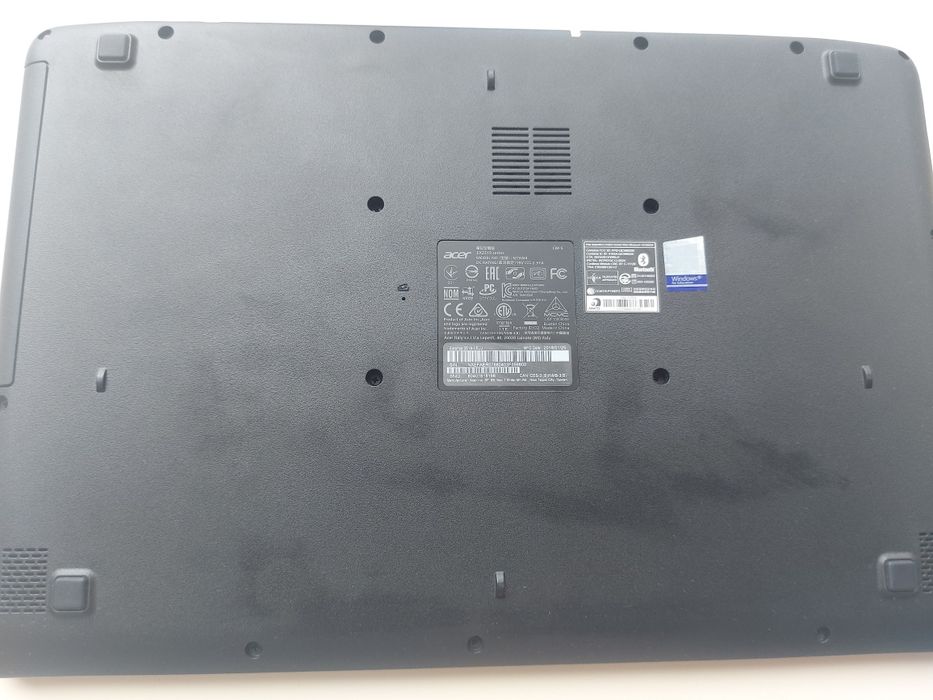 Продам рабочий ноутбуг в зорошем состояний