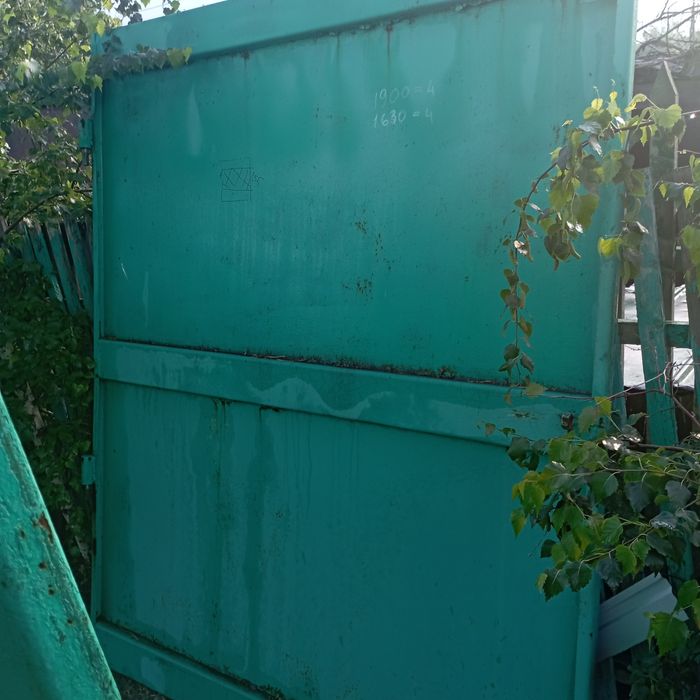 Продам ворота и двери