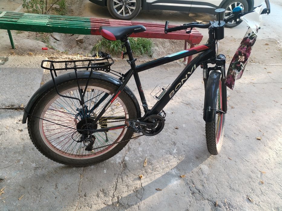 Velosiped sotiladi yangi holatda turipti