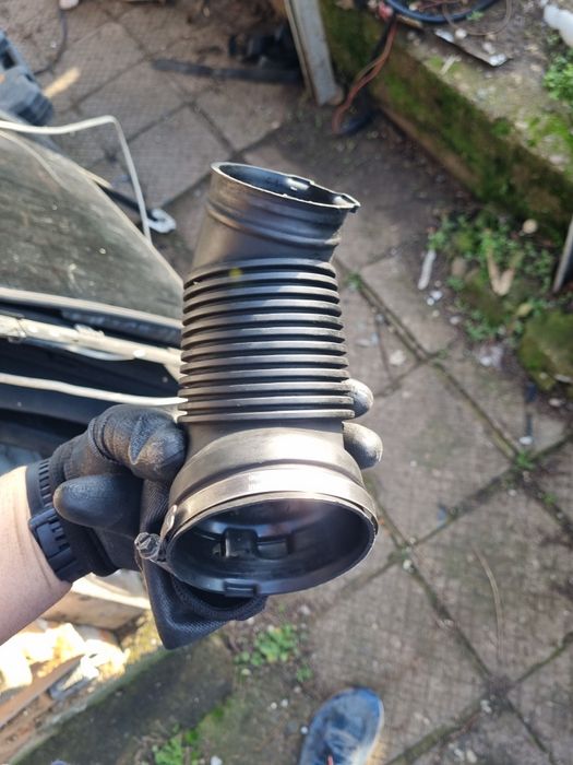 Маркуч за турбо за Ауди А6 Ц6 4Ф 3.0 тди 224,233, 2.7 тди 180 кс