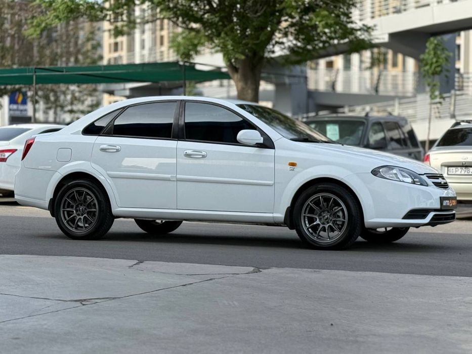 Tuning Gentra Сидения Mercedes CLA Монитор Pioneer Sab ген довереность