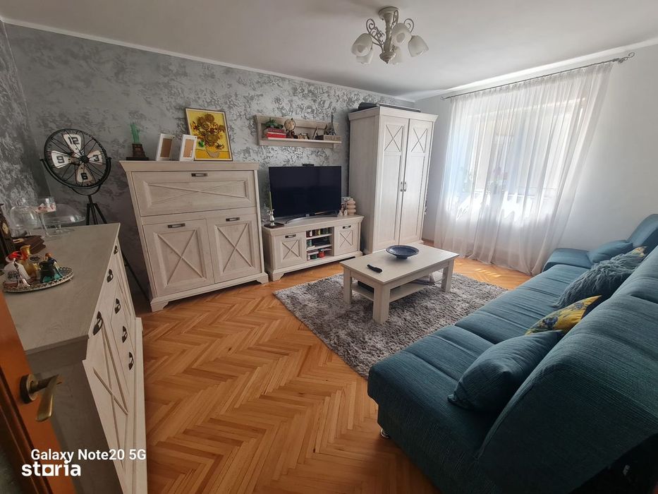 Apartament 3 camere, decomandat, 2 bai, în zona Progresu (la Boboc)