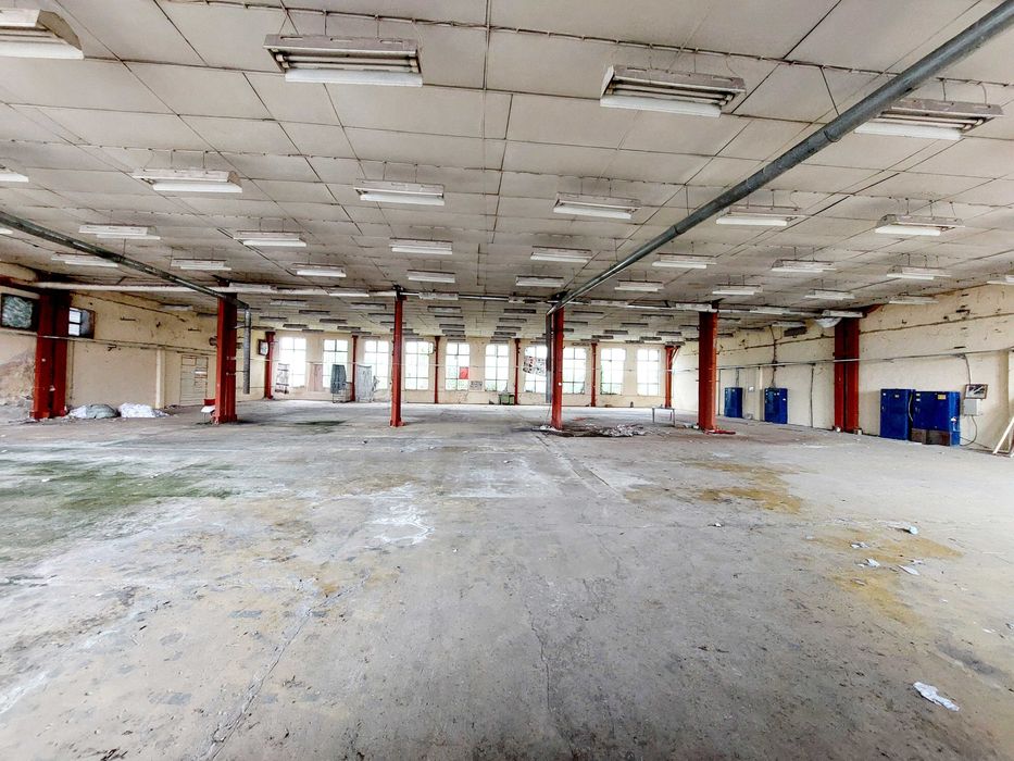 Дава се под наем Склад в с. Езерово, Област Пловдив - 6200 кв.м за 325000 € - Снимка #5