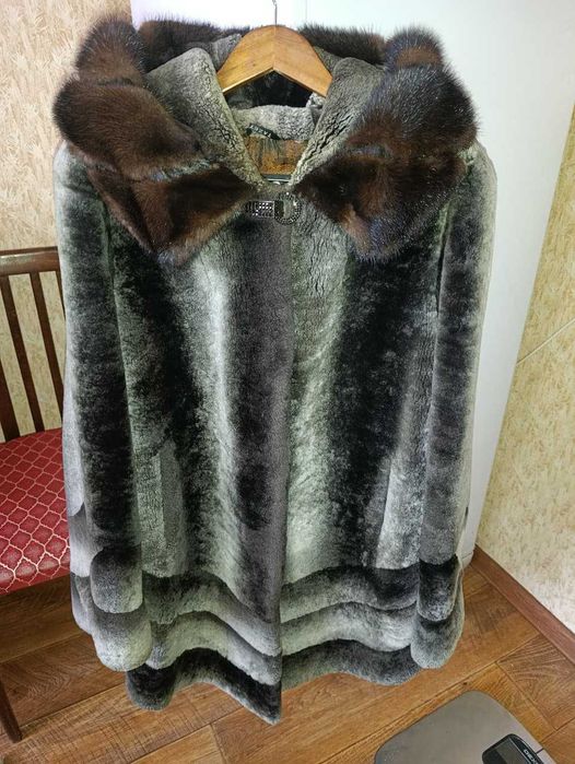 Шуба цигейковая с капюшоном