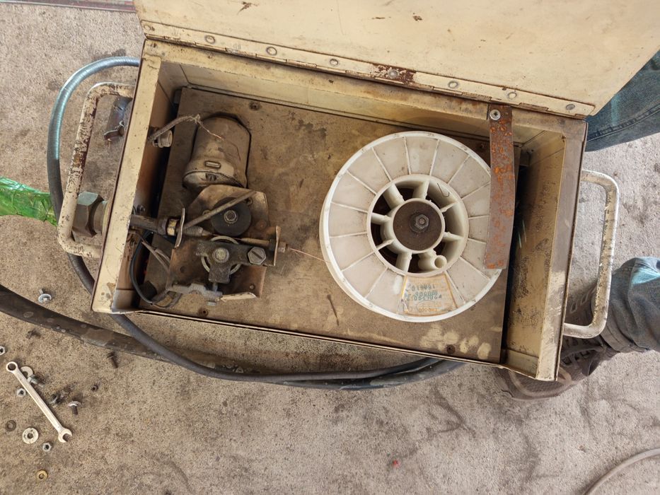 Продам полуавтомат сварку.