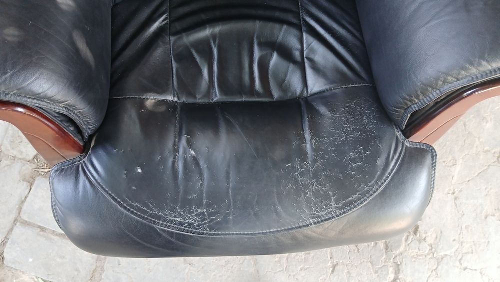 Продам директором кресло