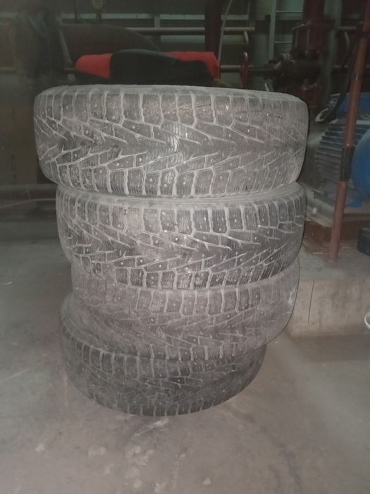 Продам Шину средном состояние