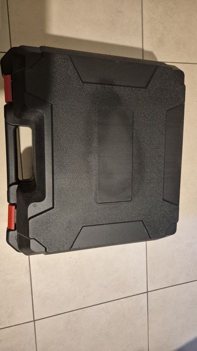 Masina decopertat / curatat pereti