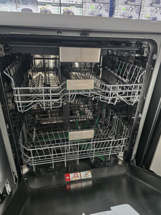 Нова свободностояща инверторна съдомиялна Grundig 16 комплекта