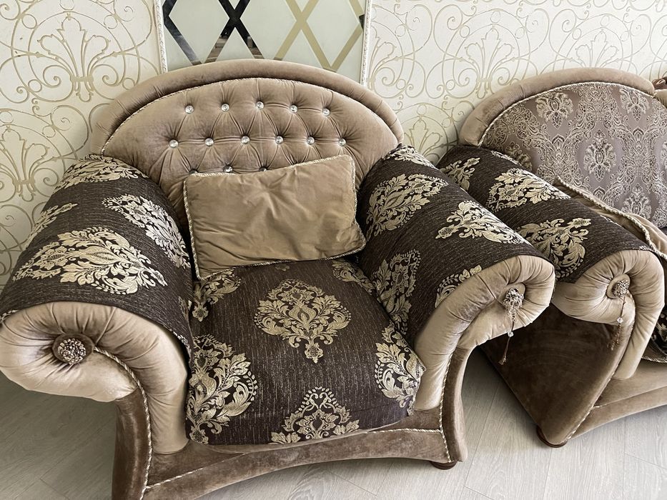 Диван СРОЧНО в отличном состоянии