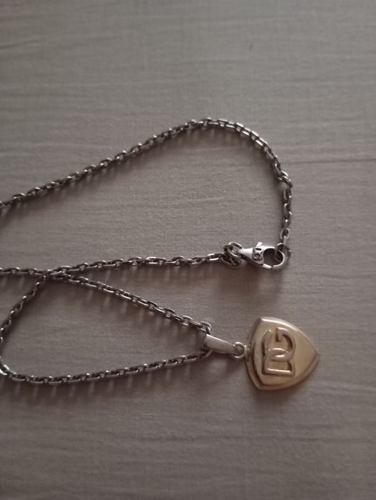 Coliere noi argintii cu pietre albe