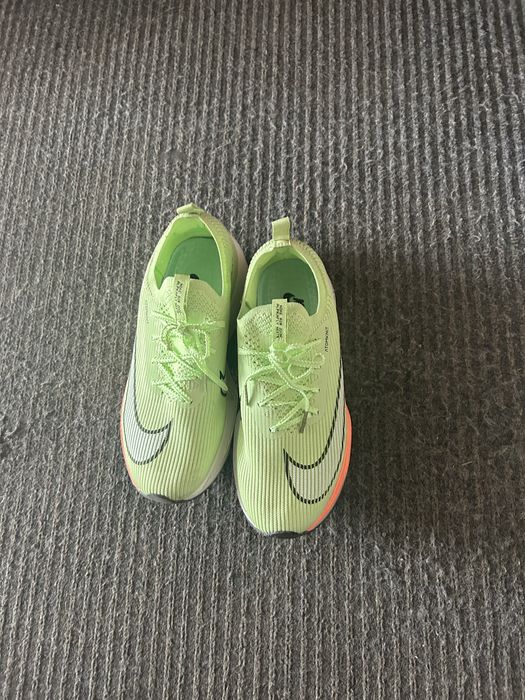 Кроссовки беговые