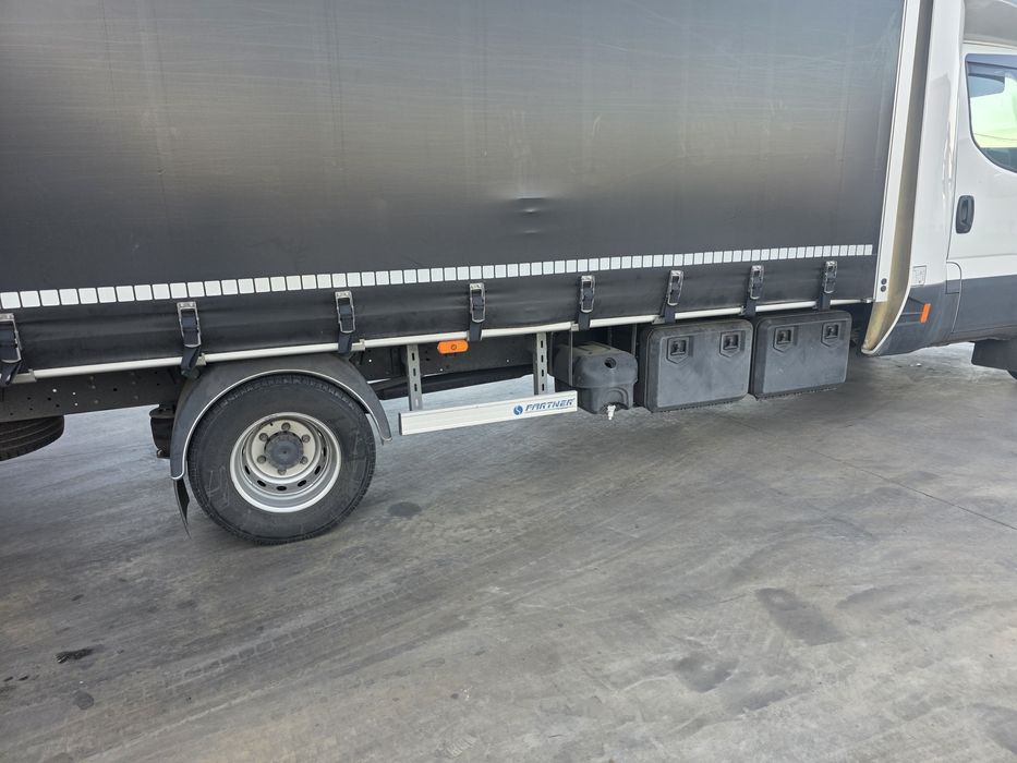 Iveco 70 C 18 cabină cu 2 paturi
