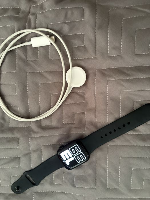 Apple watch se. 40mm. Black/черный