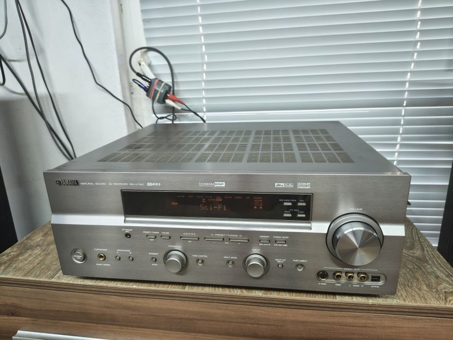 7.1 канален ресивър YAMAHA RX-V 750