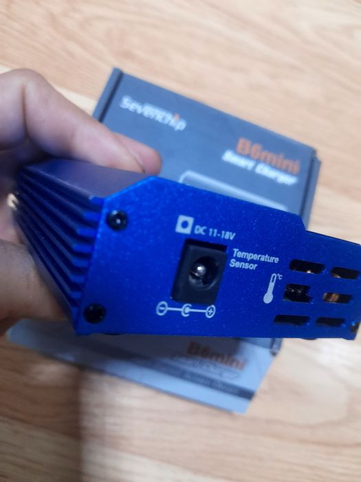 Vând încărcător B6mini bateri litium 6 s RC