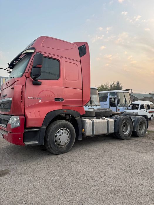 HOWO T7H 430 6X4, Тягач
