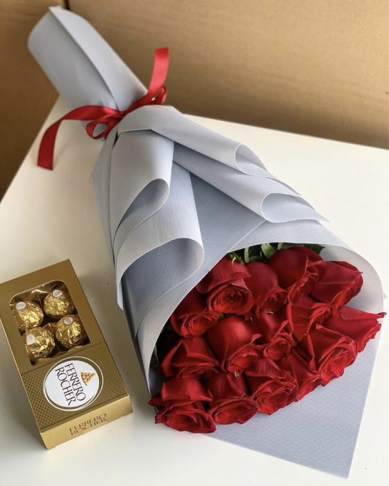 Букет красных роз + ферерро