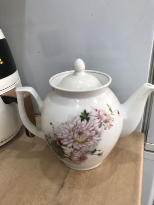 Чайник фарфоровый