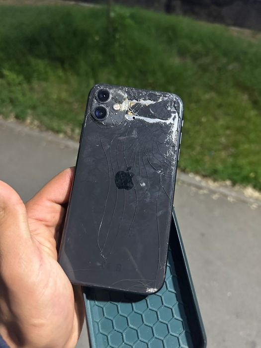 Айфон 11 64ГБ срооочноооо