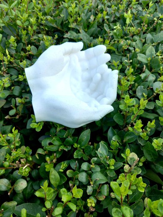 Бетонова фигурка-ръце